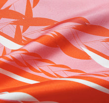 Load image into Gallery viewer, Sustainably handcrafted Sésam queen foulard rouge and rose silk twill scarf closeup