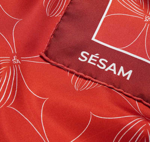 Sésam Motif Burgundy italian silk twill scarf design closeup