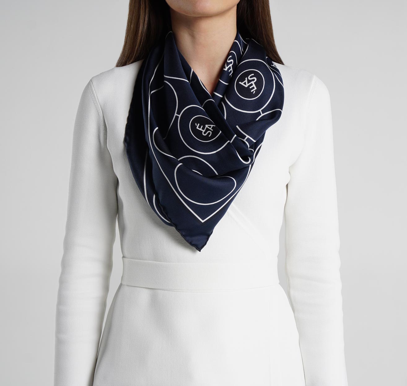 Louis Vuitton Women's Scarves