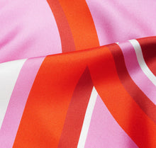 Load image into Gallery viewer, Sustainably handcrafted Sésam modernist femme italian silk twill scarf closeup